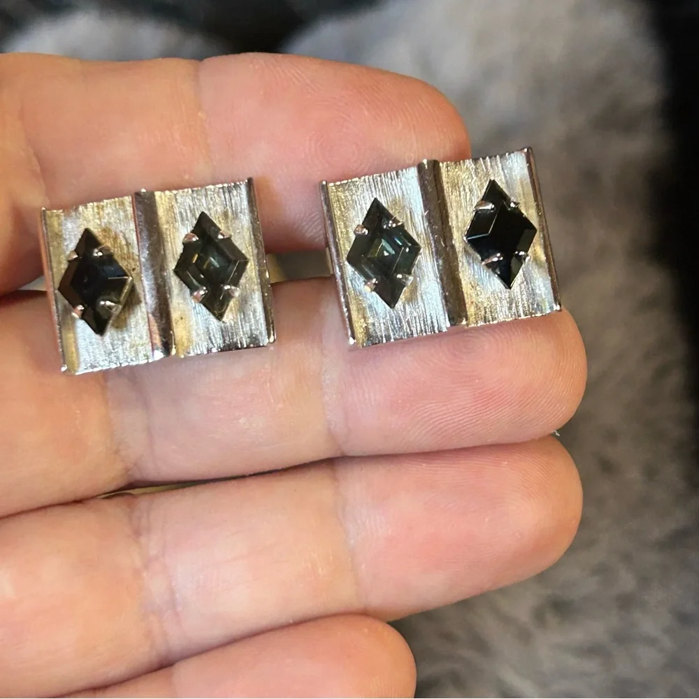 Vintage gentlemen’s smoky gray glass stone tilt cuff links